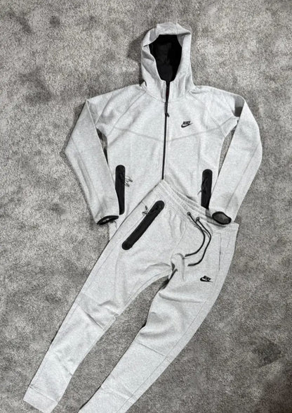 CHANDALS NIKE TECH